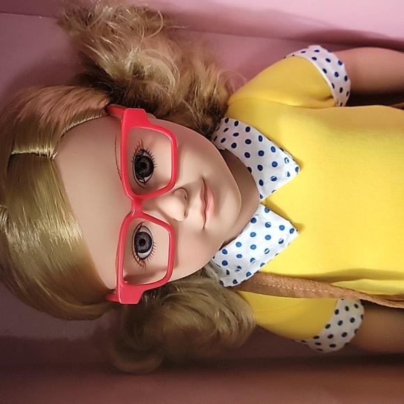 MY LIFE AS A FOREIGN POSEABLE LANGUAGE TUTOR DOLL IN BOX - Picture 2 of 9